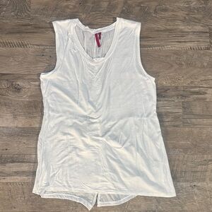 Love Scarlett White Tank Top w/Open Back - Size M